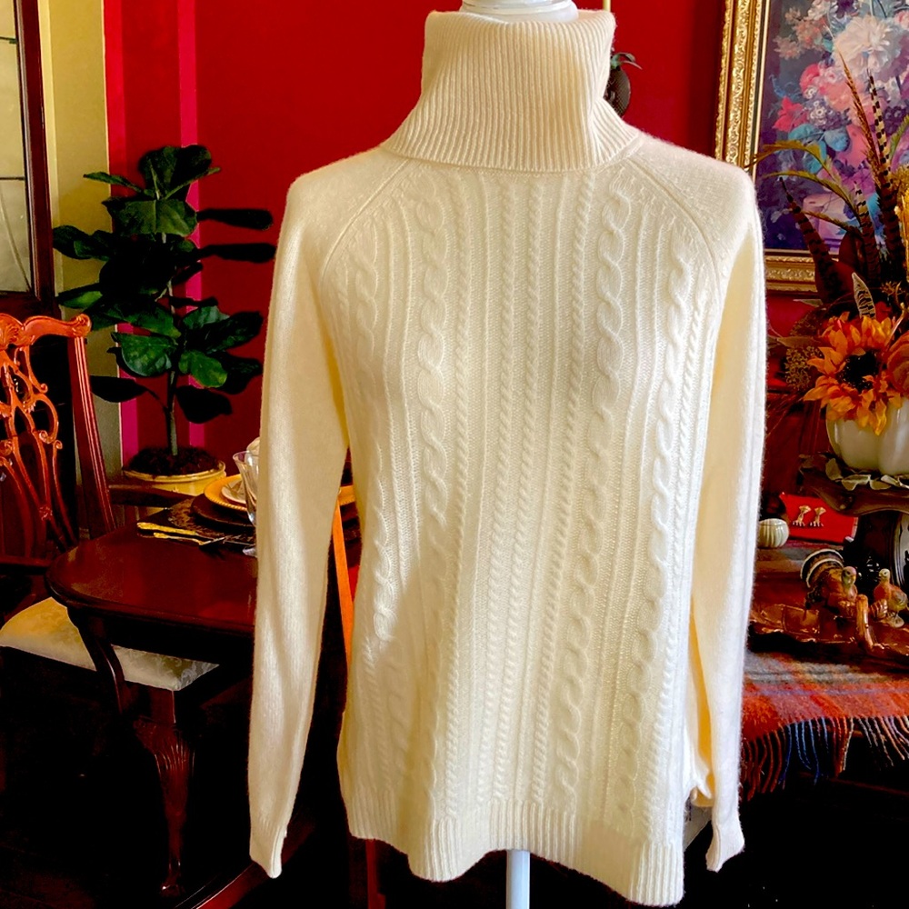 Charter Club pure cashmere ivory cable turtleneck M